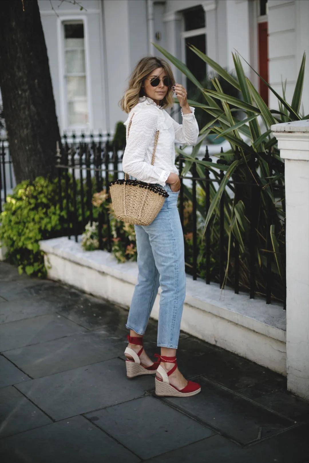 凉鞋|完爆小白鞋！这双神仙凉鞋跪求你买，巨显腿长！