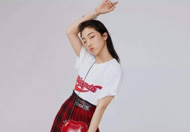 摄影师发文称也曾被徐明朝嘲笑口音，称赞Yamy待