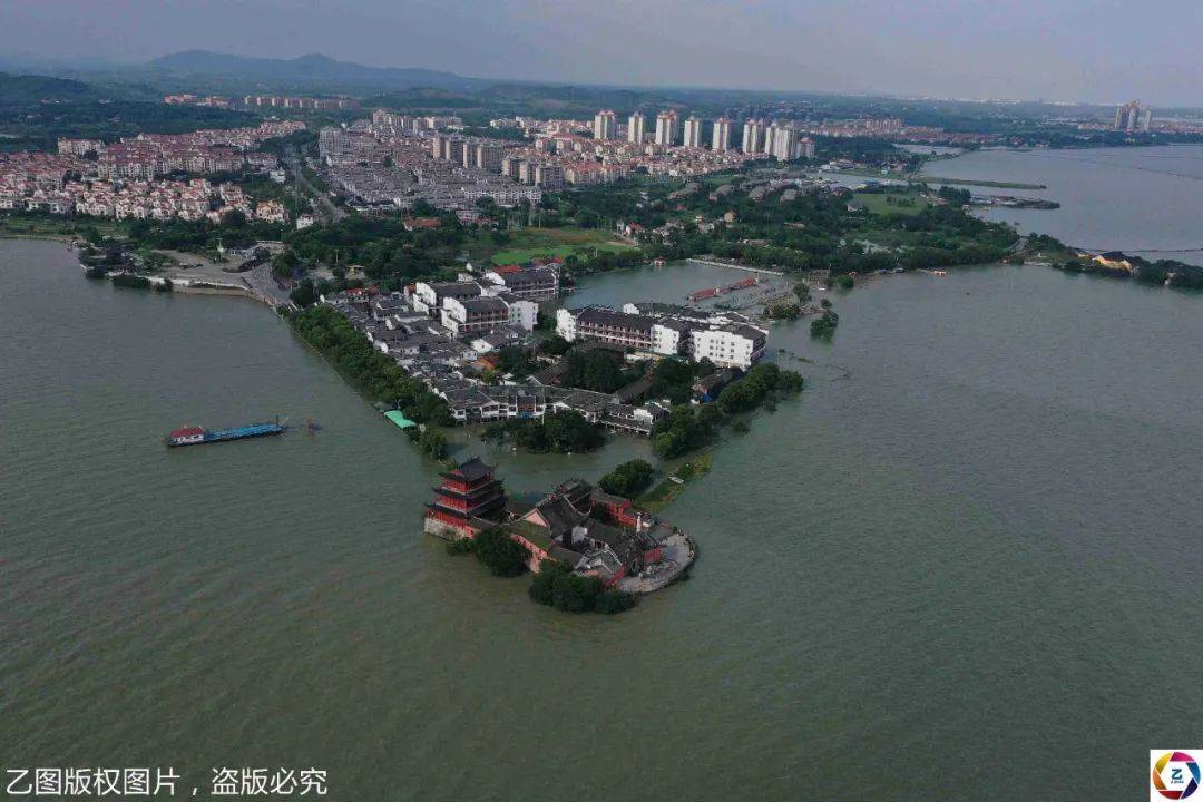 图为7月22日,巢湖中庙半岛全景.