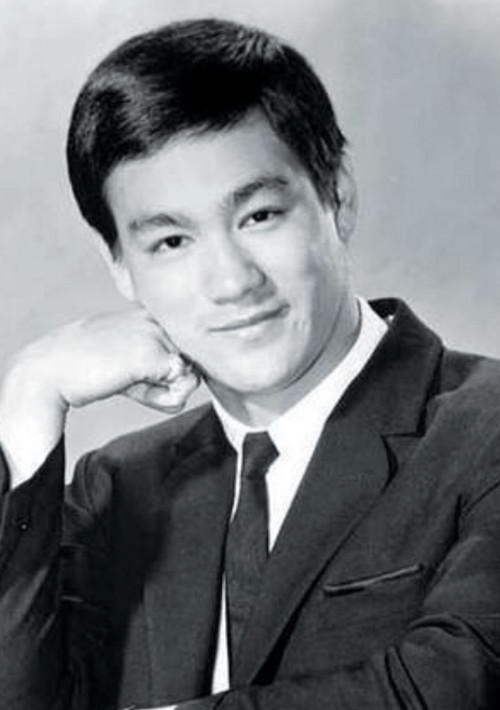 原创李小龙为何这么厉害,他练过七种武术,你练过几种?
