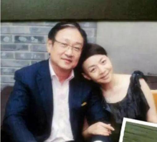 1997年英达如愿和宋丹丹离婚和梁欢结婚却发现自己被骗了
