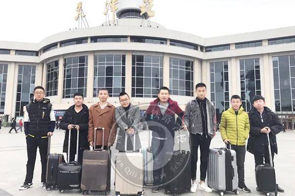 来校|西安齐力铁路学校 真抓实干，全力以赴做好毕业生就业工作