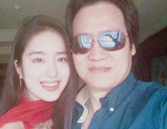原创杨采钰疑似婚变,自己的丈夫比她大30岁,更是刘亦菲的干爹