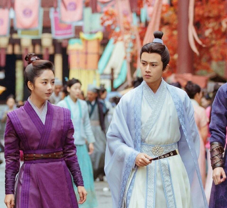 原创锦衣之下角逐金鹰奖,任嘉伦谭松韵六元一斤虾勾起嘉人松果回忆杀