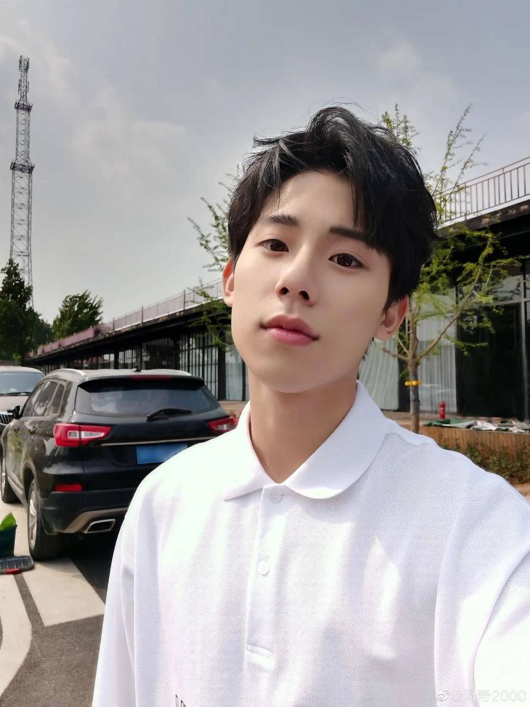 空降|原创撞脸半个娱乐圈打败张子枫拿下艺考第一，空降小花第一梯队？