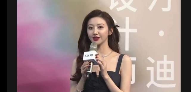 景甜艳|红毯截图，赵丽颖景甜艳压全场，吴谨言发型怪异，王子文脸都变了