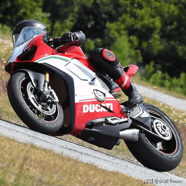 杜卡迪panigale v4 speciale力与美的结合,充满野性气息又拥有完美