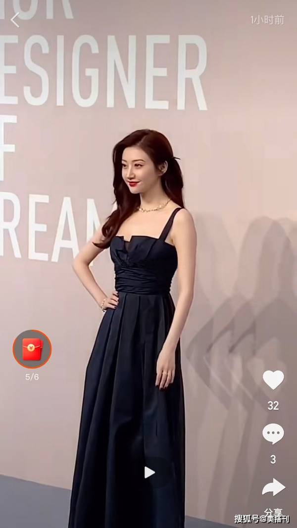 吴谨|迪奥活动女星路人生图，辣妈赵丽颖baby斗艳，吴谨言状态最差？