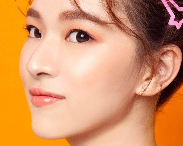 范冰冰|范冰冰大50万着装现身艺术展,橘子汽水色系有心机,这就登热搜了