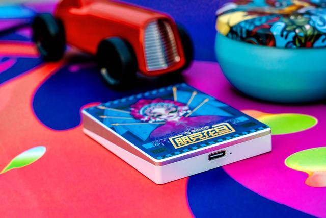 固态|时尚潮流先锋之作，ORICO玩涂戏曲系列高速移动固态硬盘体验