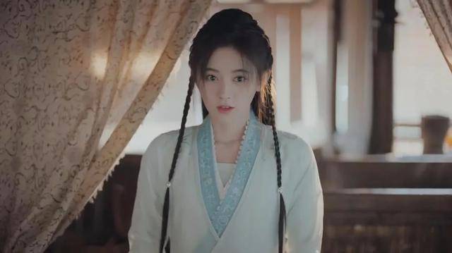 文曦|原创一开播就冲上热度榜第二，但鞠婧祎新剧口碑却两极分化