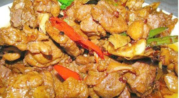 美食精选:皮蛋拌豆腐,啤酒烧鸭,茶树菇杏仁煲飞龙鸟,韭菜豆腐