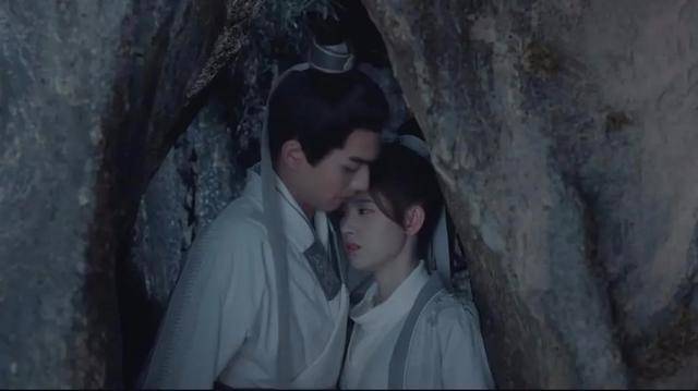 文曦|原创一开播就冲上热度榜第二，但鞠婧祎新剧口碑却两极分化