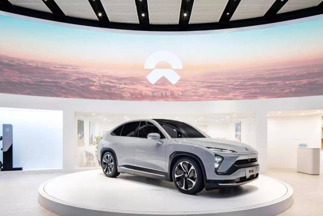 李斌|芳向盘｜独家对话李斌：“我只有开一枪的机会”