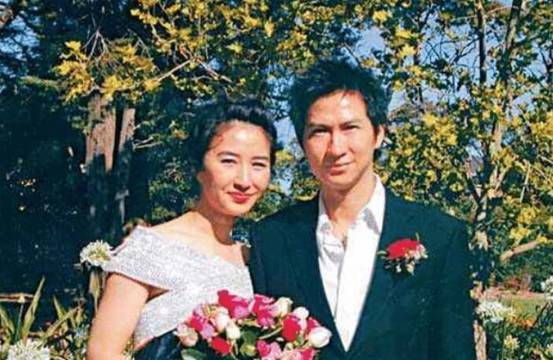 原创有种“基因”叫张家辉女儿,小时候像爸爸,长大后与关咏荷似复刻 原创有种“基因”叫张家辉女儿,小时候像爸爸,长大后与关咏荷似复刻
