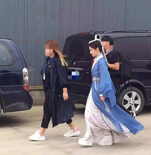 慎入|鞠婧祎再次暴露真实发量，痕迹明显密集恐惧症患者慎入