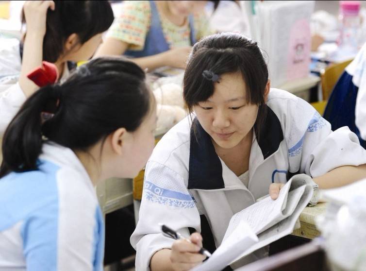 假如把差生放到了重点高中，能不能考个好大学？老师：也许没学上