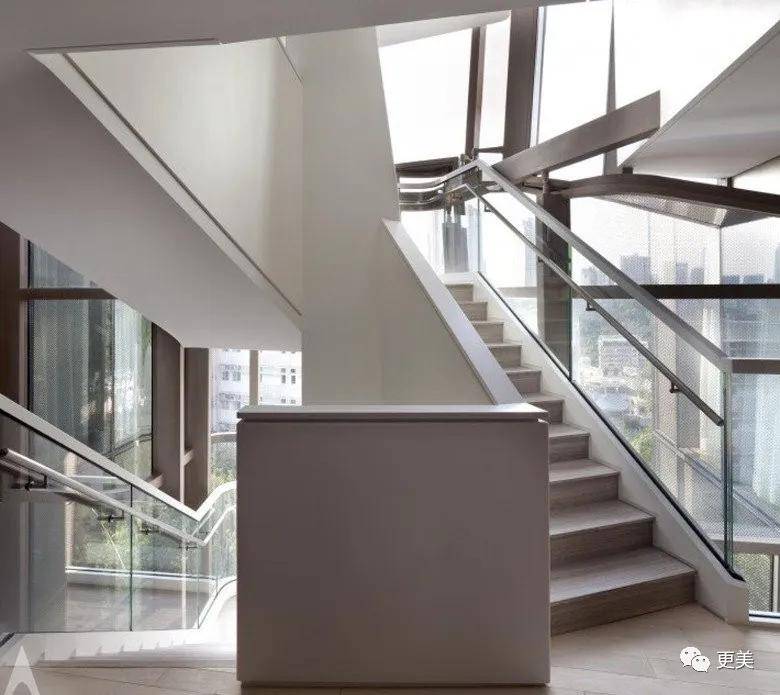 吴婉芳|顶级富婆生存图鉴：住1832平豪宅，花上亿冻龄脸34年未变