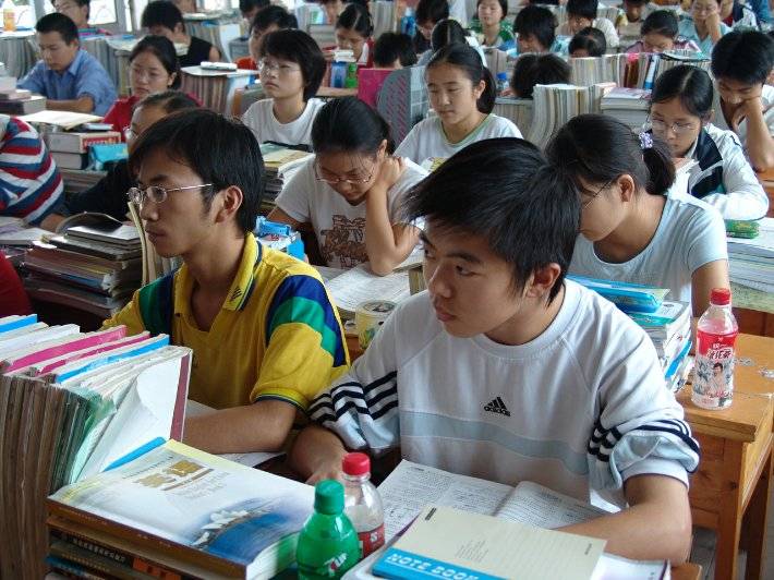 假如把差生放到了重点高中，能不能考个好大学？老师：也许没学上