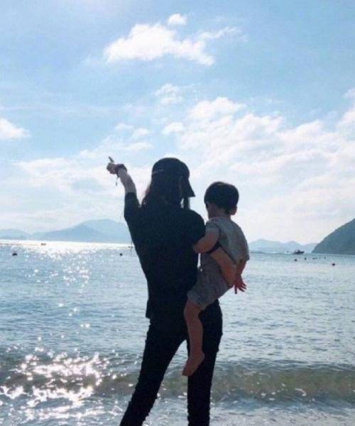 原创baby微博晒孩子黄晓明随后实力模仿却意外戳中大家笑点
