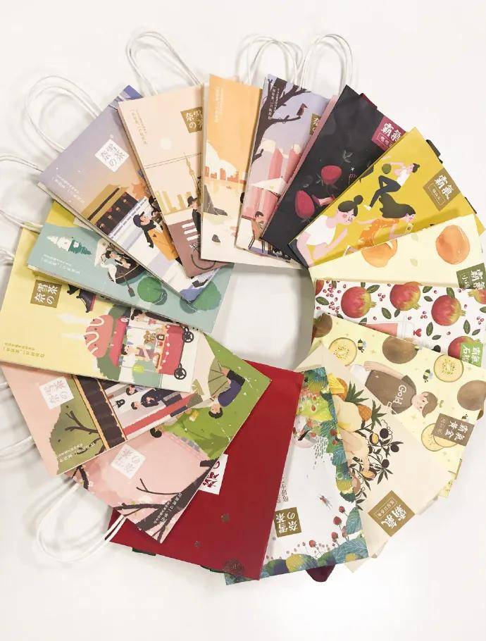 包包|把打包袋做成潮流包包！茶饮品牌正在变成“手袋公司”？