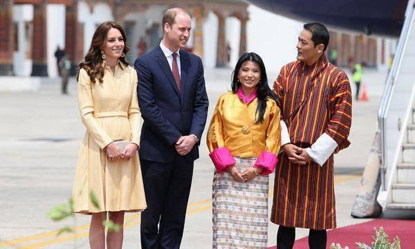 斗篷|不丹最美公主遇到凯特输惨！凯特穿斗篷裙，气场稳赢不丹雪域王后