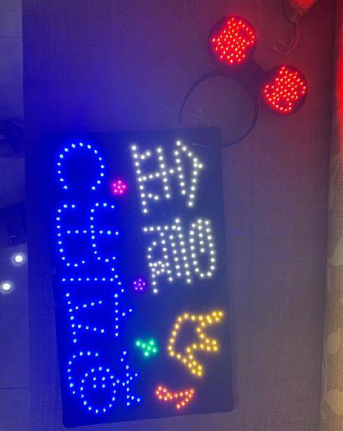 全员|原创金晨送玫瑰被赞铁汉也柔情，护肤品浪姐全员人手一套，一车不够装