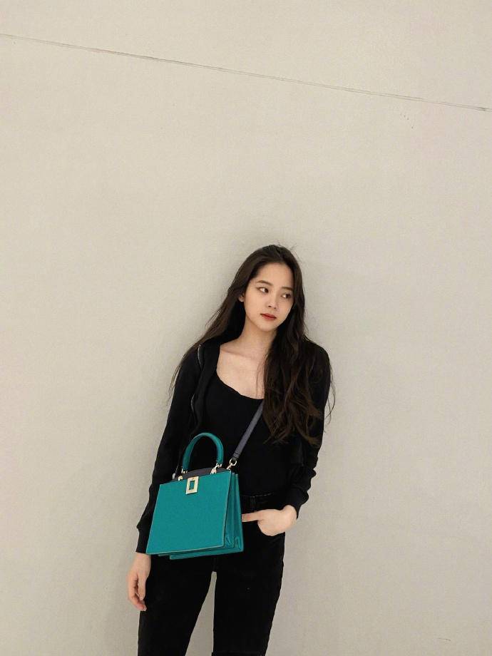 娜娜|每个女孩的姐妹淘——欧阳娜娜，她的安利你都吃下了吗？