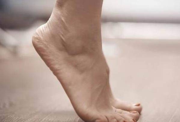 小腿肌肉酸痛是什么原因造成的 2719030a5d2a44aebb19334d2f9e2d4a.jpeg