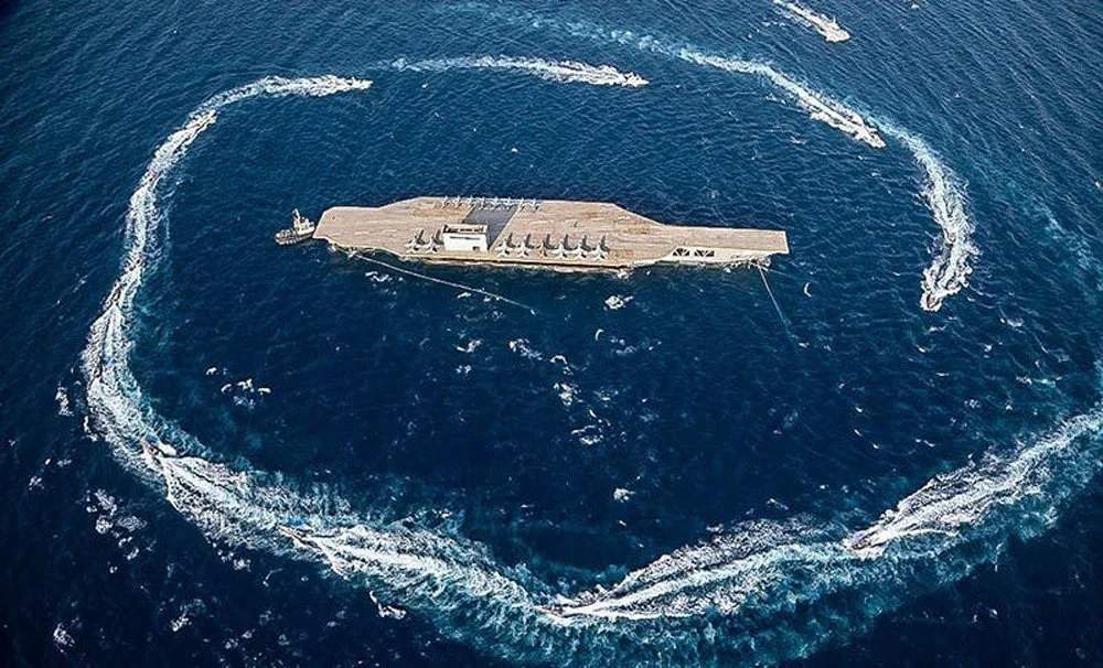伊朗海军击毁一艘航母模型 美第五舰队司令：进