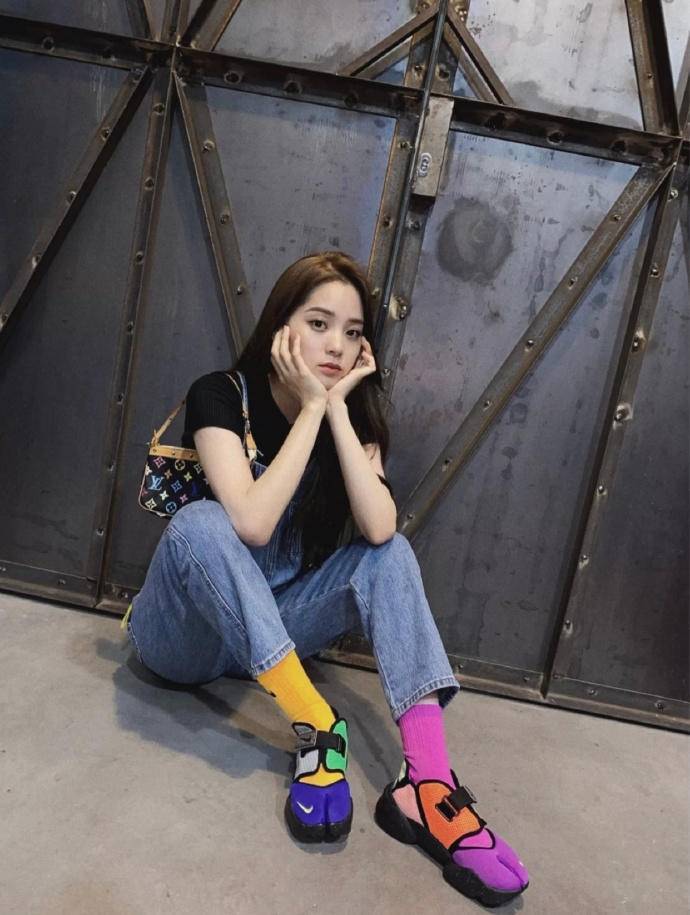 娜娜|每个女孩的姐妹淘——欧阳娜娜，她的安利你都吃下了吗？