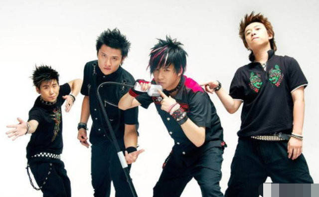 花儿乐队重组大换血,粉丝不满:花儿只认大张