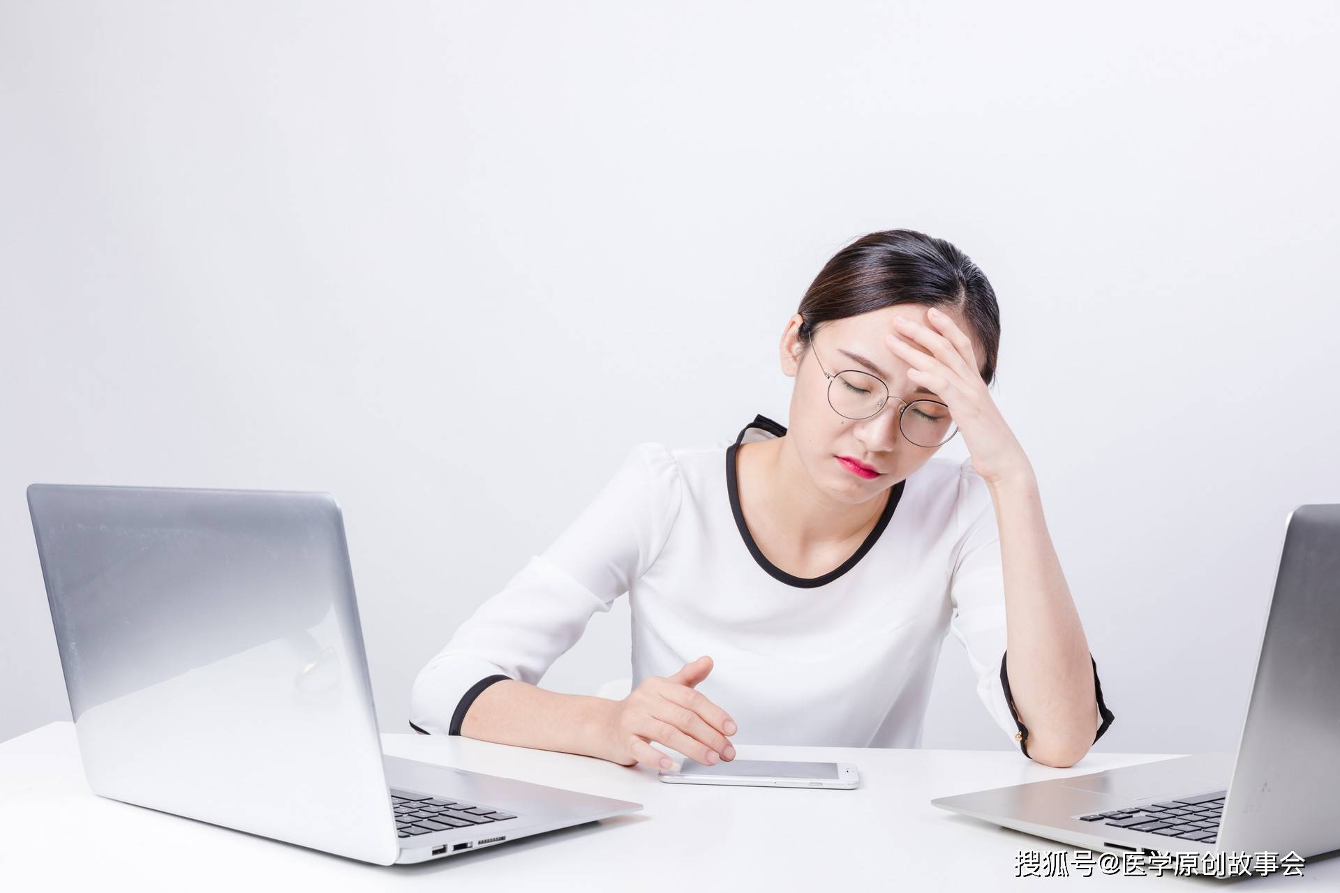 脑梗塞不是突然到来，患上脑梗的人，常常忽视了头部的三种症状
