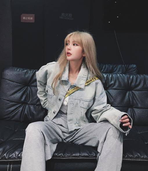 周扬青住梁正贤王漫妮酒店，疑借剧情暗讽罗志