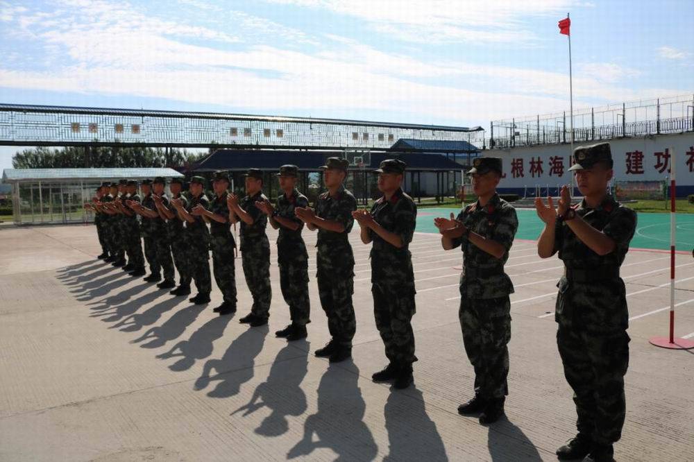 黑龙江省塔河县长宋波走访慰问武警中队官兵和看守所民警