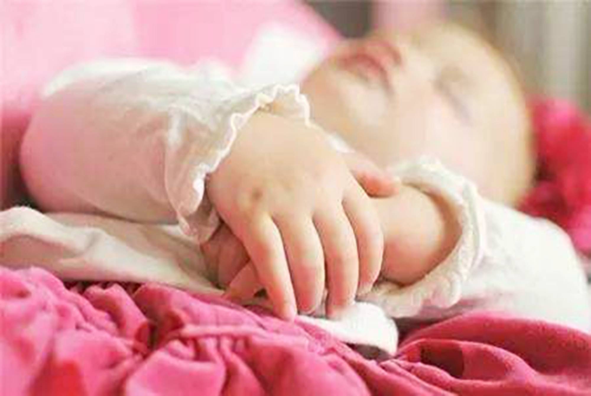 几个月宝宝会出现惊跳反应 a187ffa76d25484396287ea8e2cb40fb.jpeg