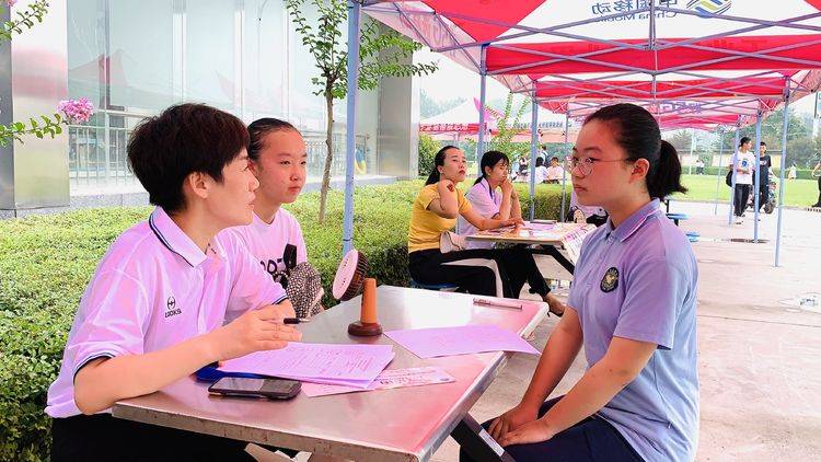 焦作招聘会_城市联动 促进就业 跨区域招聘会走进河南焦作(3)