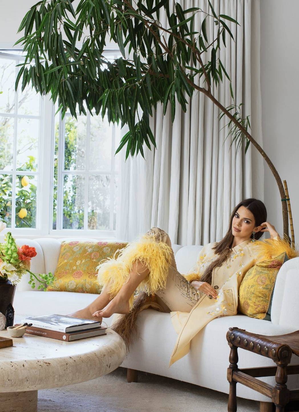 长裤|肯豆又有新造型！穿超短背心配红白格纹长裤，风格充满浓郁夏日风