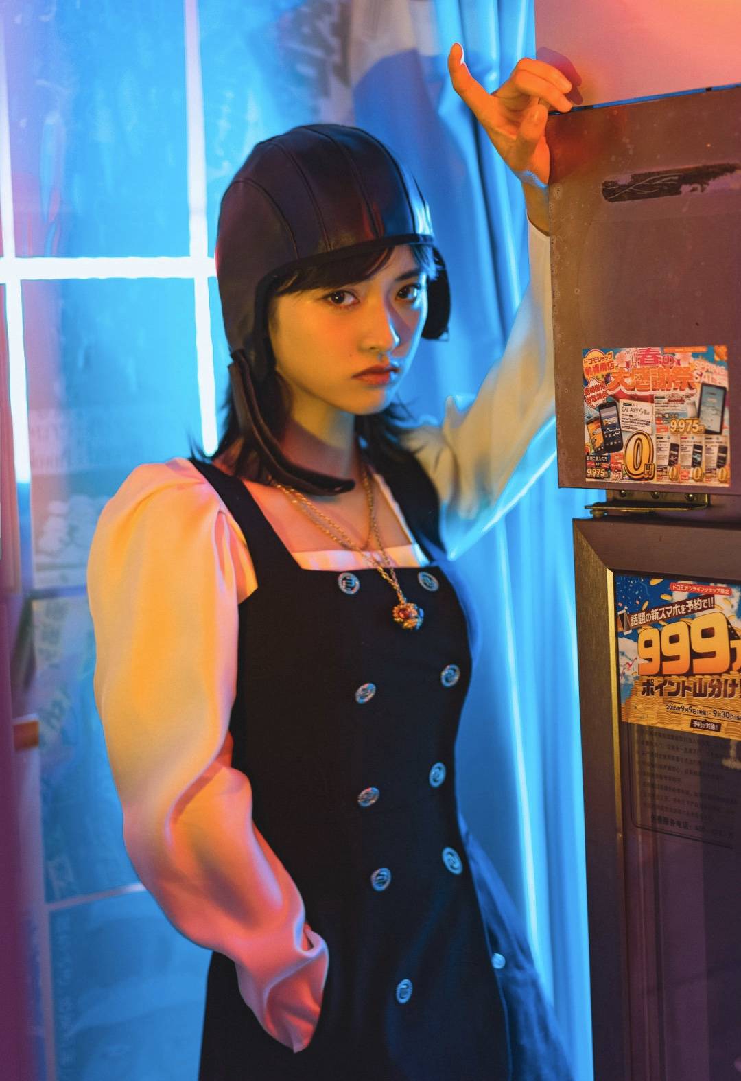 静态|沈月太适合做模特了！静态照片真的美，穿背带裙配衬衫营造可爱风