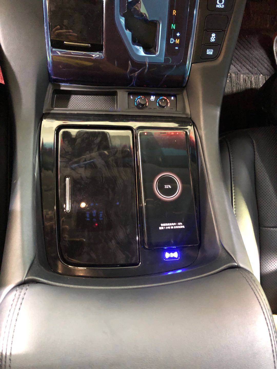 可以在|随时为5G手机续航的九速车载无线充电