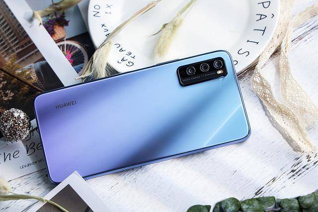 如何挑选手机 千元拍照5g选畅享20pro 90hz刷新率屏幕宠坏您的眼