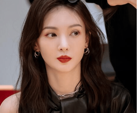 原创金晨妈妈年轻时才是大美女!金晨只遗传上半脸,就成"鲜肉收割机"