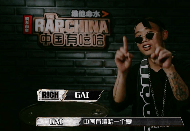 gai为赚奶粉钱拼了化身男妈妈视频科普婴儿哺乳知识