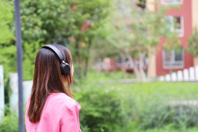 捷波|轻巧舒适不夹头,捷波朗Jabra Elite 45h贴耳头戴蓝牙耳机评测