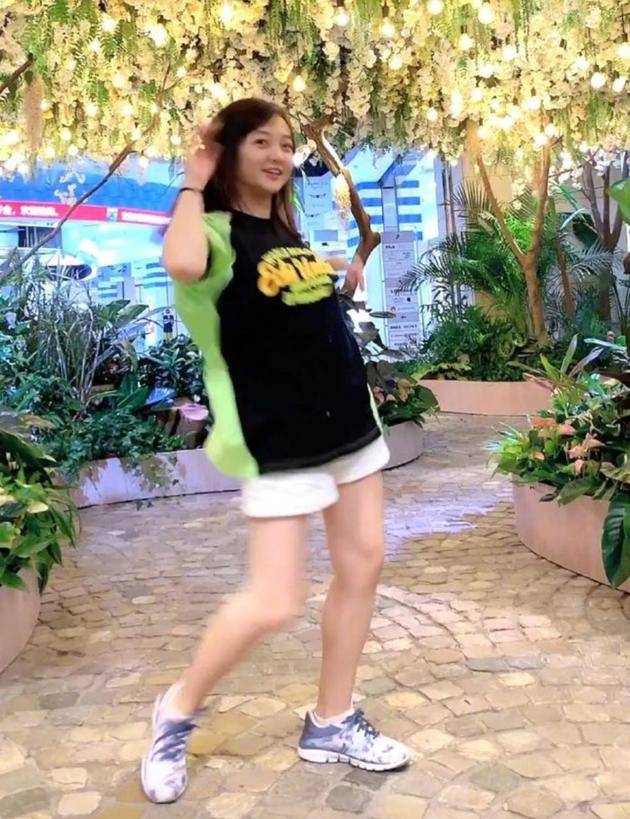 《北方有佳人》演员现状，昔年第一童星风光不