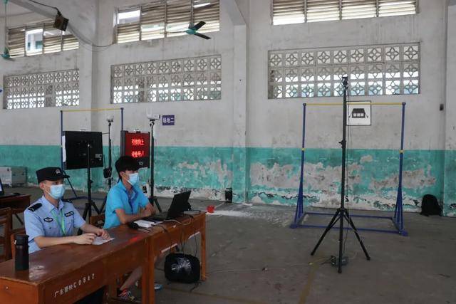 人民|面试进行时！“智慧招生”，让家长称心考生安心