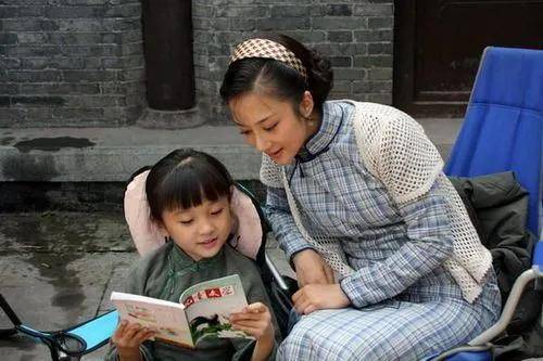 《北方有佳人》演员现状，昔年第一童星风光不