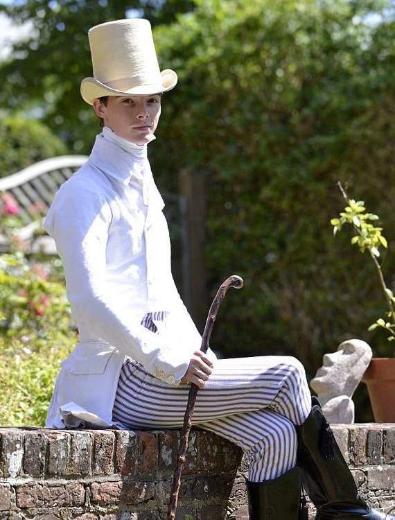 裁缝|25岁英国裁缝,只穿自己制作的复古美服,成功吸引不少妹子示爱