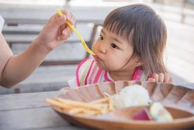 宝宝|小心毁娃颜值!孩子为什么会悄悄“长残”?这4个坏习惯不注意