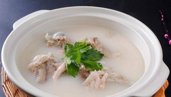 什么是高汤 43fbed9fe9e5469a98ba72068ce30282.jpeg